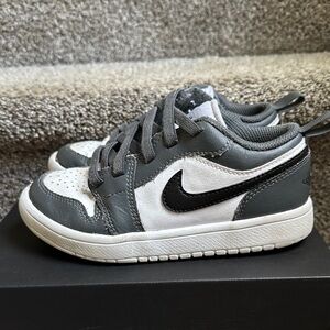Boys-Jordan AJ 1 Low